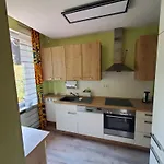 Zwei Im Stadt Altbau Mit Balkon 아파트 *