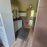 아파트 Zwei Im Stadt Altbau Mit Balkon *