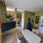 Zwei Im Stadt Altbau Mit Balkon