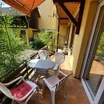 아파트 Zwei Im Stadt Altbau Mit Balkon