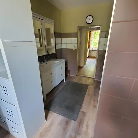 Appartement Zwei Im Stadt Altbau Mit Balkon *