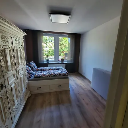 Zwei Im Stadt Altbau Mit Balkon *