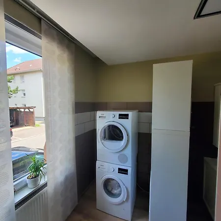 Appartamento Zwei Im Stadt Altbau Mit Balkon
