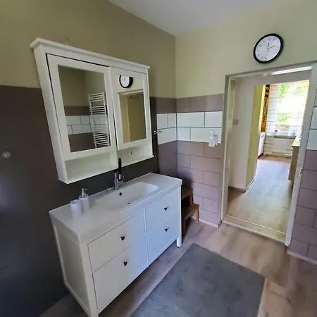 Zwei Im Stadt Altbau Mit Balkon Appartement *