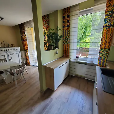 Zwei Im Stadt Altbau Mit Balkon *