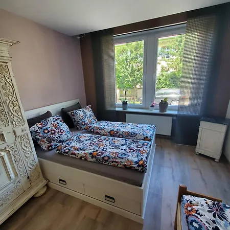 Zwei Im Stadt Altbau Mit Balkon Appartement